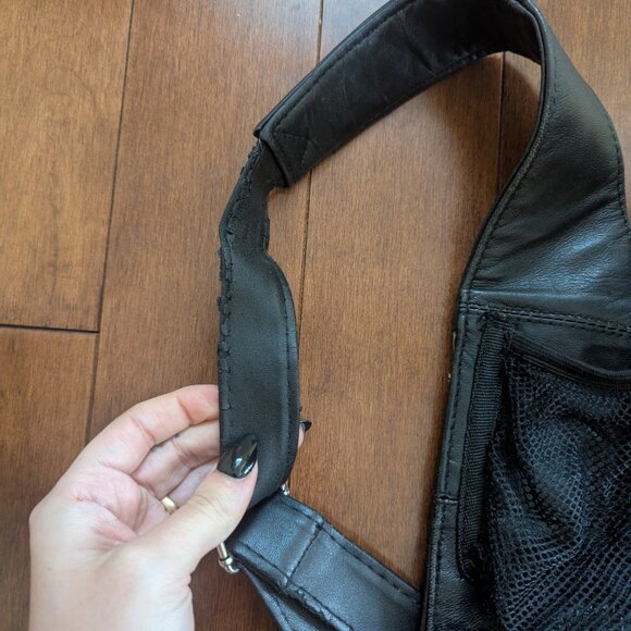 BETTY BOOP LEATHER VINTAGE CROSSBODY BACKPACK - Picture 2 of 3